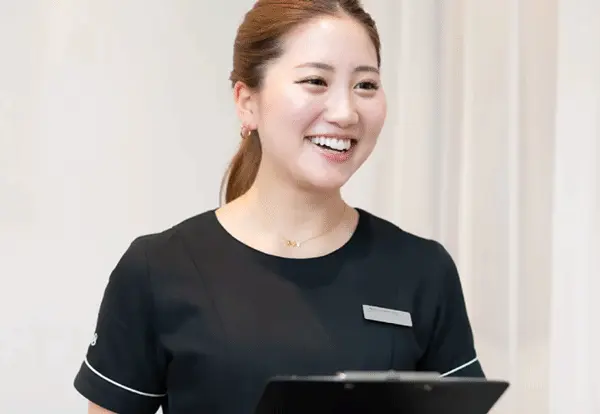 女性のスタッフ
